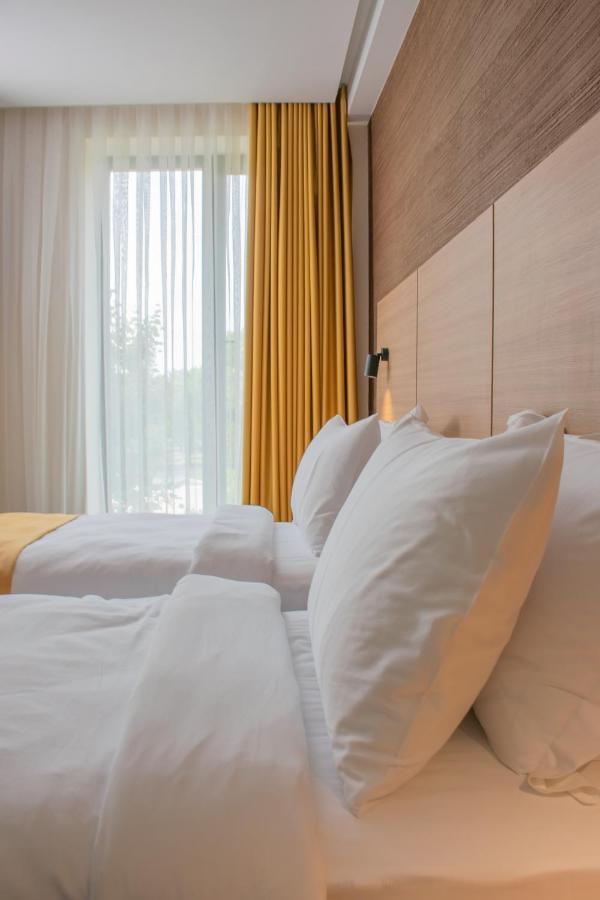 Hotel Osetia Garden مومتشيلغراد المظهر الخارجي الصورة