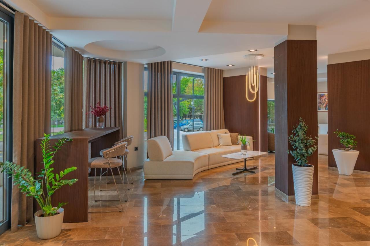 Hotel Osetia Garden مومتشيلغراد المظهر الخارجي الصورة