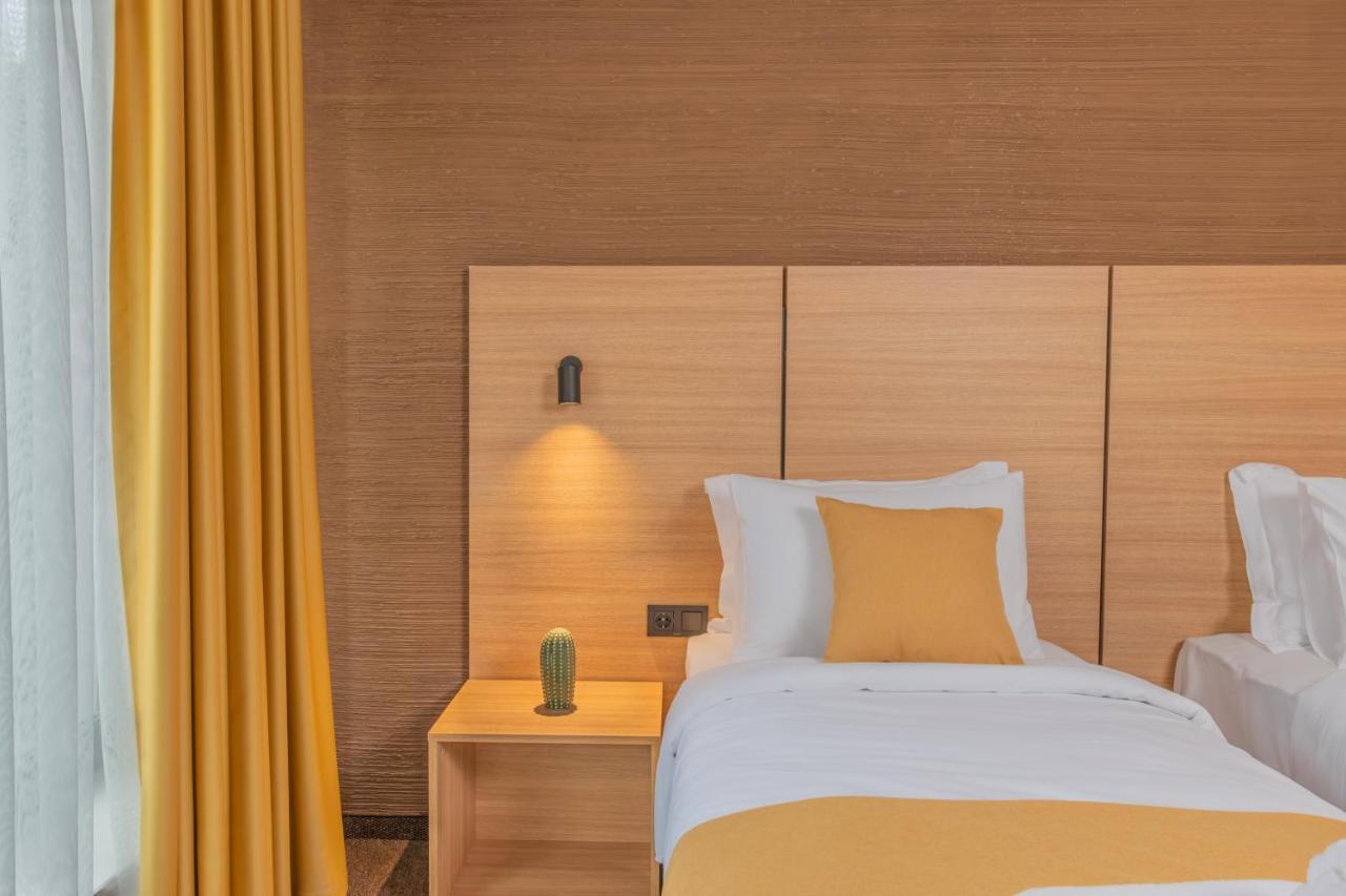 Hotel Osetia Garden مومتشيلغراد المظهر الخارجي الصورة