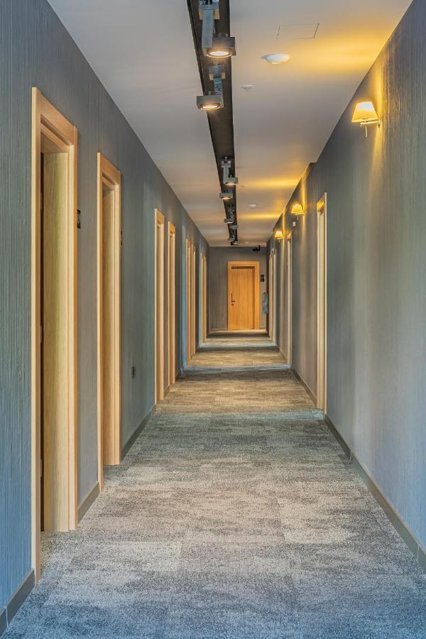Hotel Osetia Garden مومتشيلغراد المظهر الخارجي الصورة