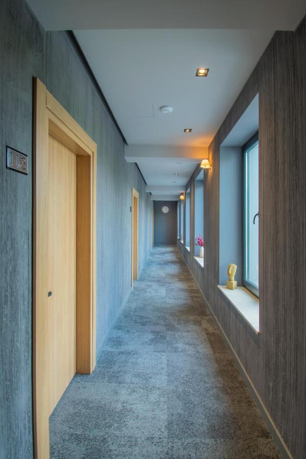 Hotel Osetia Garden مومتشيلغراد المظهر الخارجي الصورة