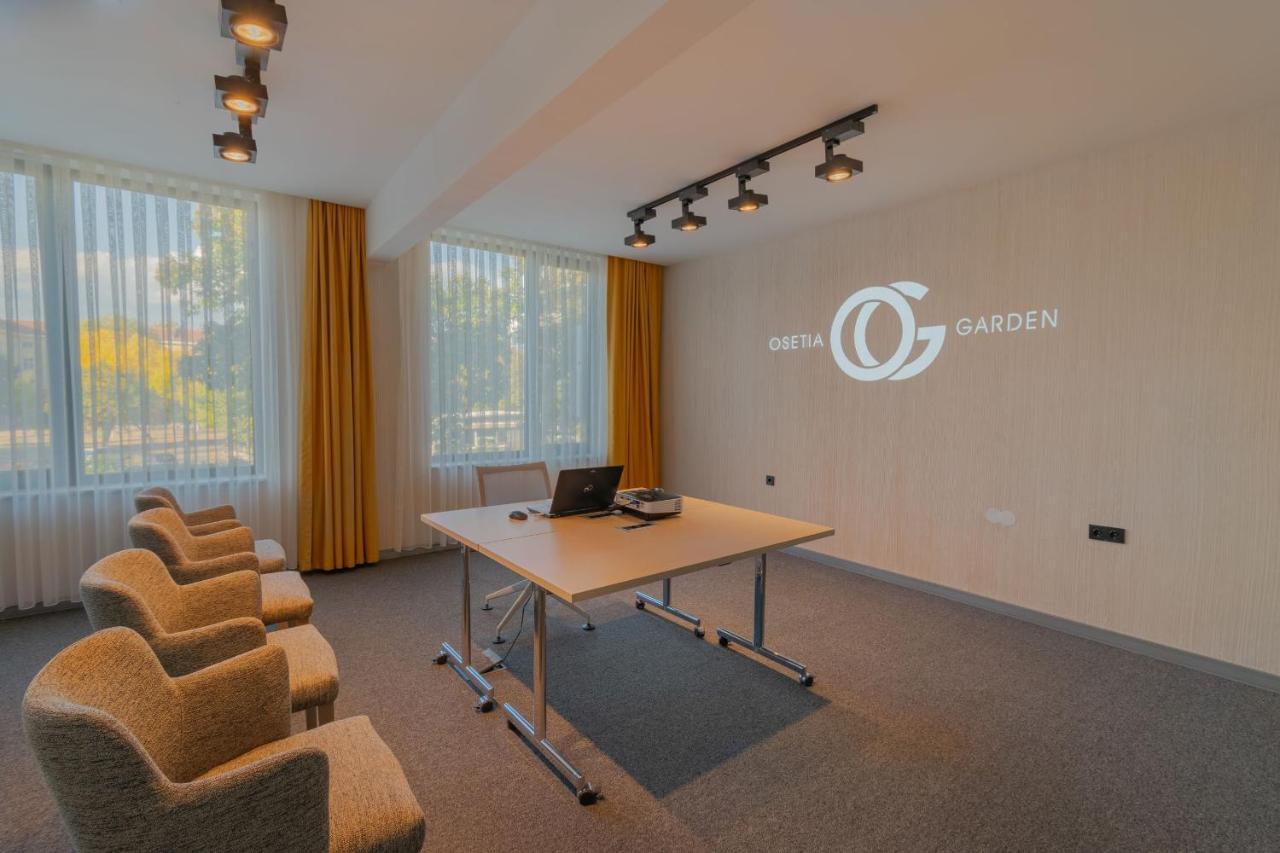 Hotel Osetia Garden مومتشيلغراد المظهر الخارجي الصورة