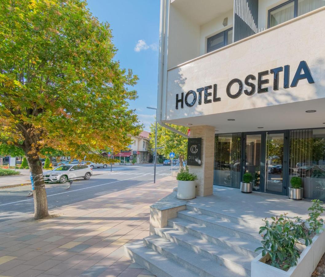 Hotel Osetia Garden مومتشيلغراد المظهر الخارجي الصورة